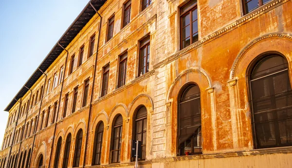 Lazio, İtalya 'da antik bir sarayın manzarası