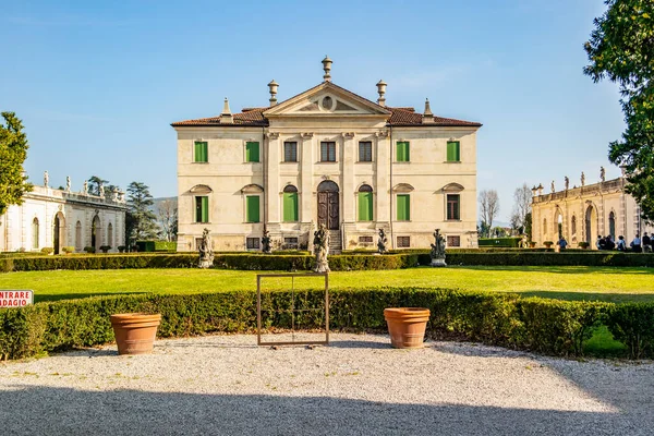 Montecchio Maggiore 'daki Villa Cordellina Lombardi manzarası. 31 Mart 2019 Montecchio Maggiore, Vicenza - İtalya
