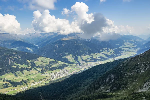 Dağlardaki Alplerin Güzel Manzarası — Stok fotoğraf