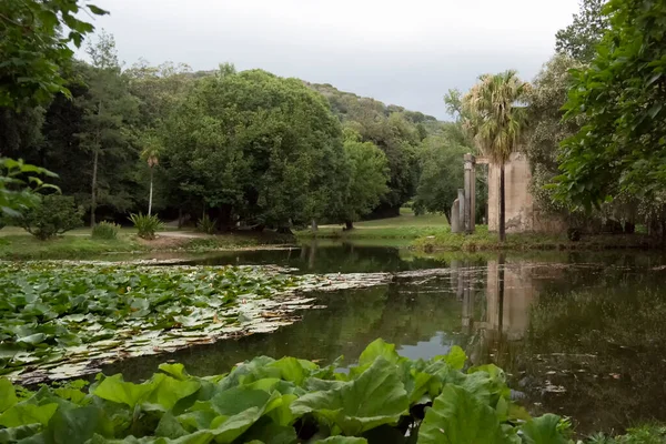 Veduta Della Casa Del Giardiniere Con Laghetto All Interno Del — Foto Stock