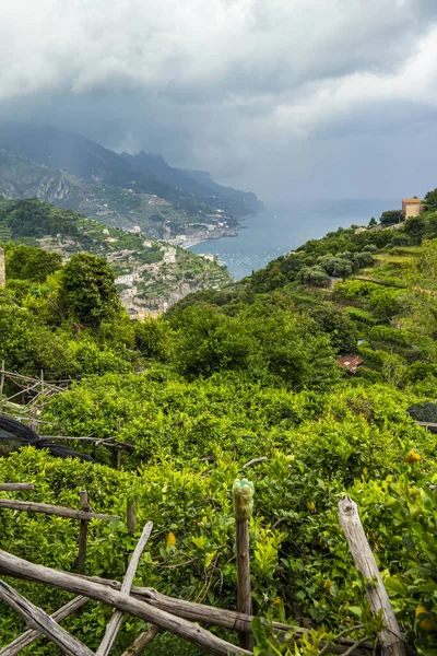 Vue Sur Mer Plage Dans Les Montagnes — Photo