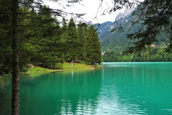 意大利贝鲁诺Auronzo湖景观 — 图库照片