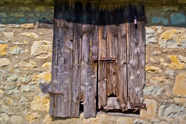 Παλιά Ξύλινη Πόρτα Παράθυρο — Φωτογραφία Αρχείου
