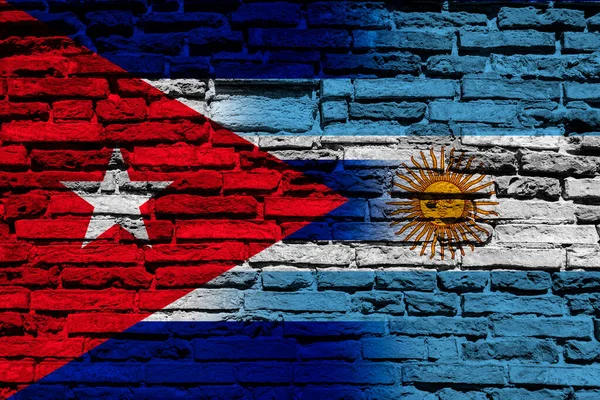 Флаги Кубы Аргентины Кирпичной Стене — стоковое фото