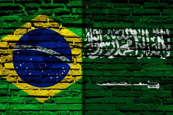 Flaggen Brasiliens Und Saudi Arabiens Auf Ziegelsteinen — Stockfoto