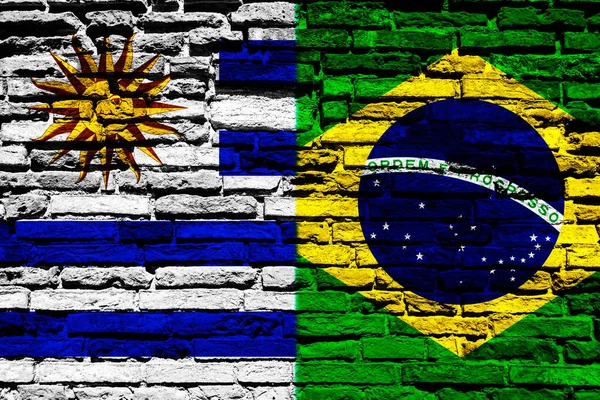 Bandiere Dell Uruguay Del Brasile Muro Mattoni — Foto Stock