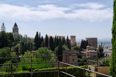 Granada 'daki Alhambra manzarası. Ağustos 2016 Granada, Endülüs - İspanya