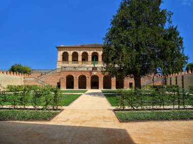 Luvigliano 'lu Villa Vescovi Padua' lı Euganei tepelerinin arasında. Nisan 2012 Luvigliano, Padova - İtalya