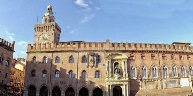 Accursio Sarayı manzarası. 30 Aralık 2016, Bologna - İtalya