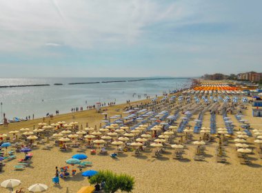 Cesenatico 'daki Valverde sahilinin en üst manzarası - İtalya