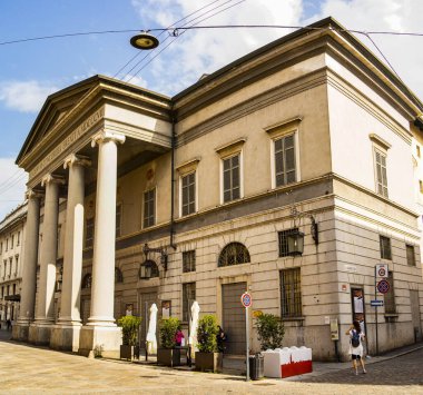 Cremona 'daki Ponchielli Tiyatrosu manzarası. 29 Nisan 2017 Cremona, Lombardy - İtalya