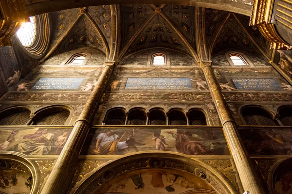 Vnitřní Pohled Cremonovu Katedrálu Dubna 2018 Cremona Lombardie Itálie — Stock fotografie