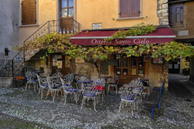 Osteria Santo Cielo Malcesine 'in Garda Gölü manzarası. 8 Aralık 2016 Malcesine, Verona - İtalya
