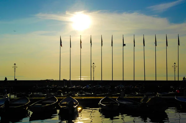 Garda Gölü Üzerinde Gün Batımı — Stok fotoğraf