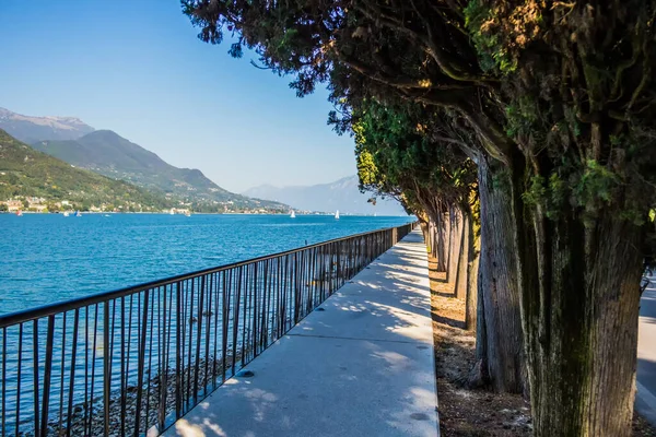 San Felice del Benaco 'dan görüntü Garda Gölü, Brescia - İtalya