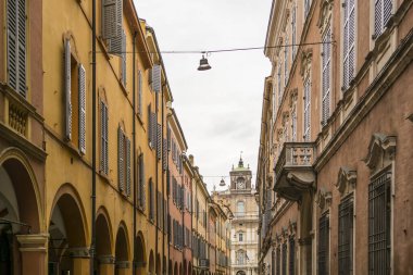 Modena binalarının arasına bak. 18 Eylül 2017 Modena, Emilia Romagna - İtalya