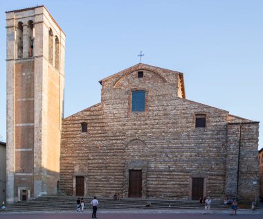 Montepulciano Katedrali manzarası. Haziran 2017 Montepulciano, Toskana - İtalya