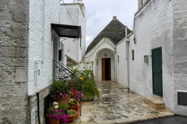 Trullo 'nun Alberobello, Puglia' daki görüntüsü - İtalya