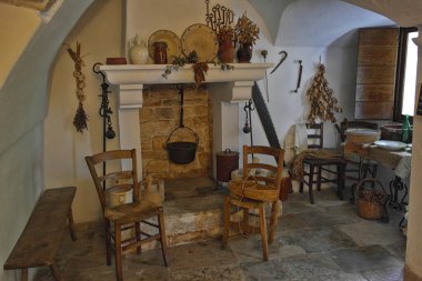 Alberobello 'da eski bir trulli. Ağustos 2014 Puglia - İtalya