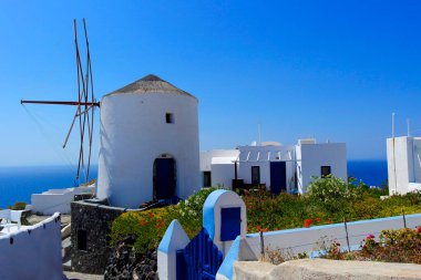 Santorini, Yunanistan 'daki ünlü Yunan köyünün manzarası