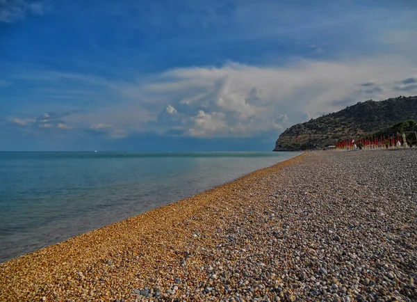 Vista Praia Mattinata Com Mau Tempo Puglia Itália — Fotografia de Stock