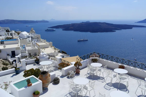 Oia 'nın güzel beyaz mimarisi, Santorini Adası, Yunanistan