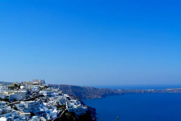 Acantilados Edificios Típicos Yeso Blanco Con Cielo Azul Santorini Grecia —  Fotos de Stock