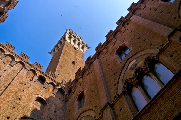 Vista Torre Mangia Desde Abajo Junio 2017 Siena Italia —  Fotos de Stock