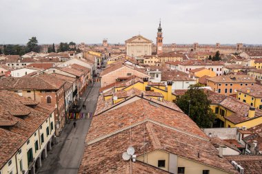 Veneto, Treviso, İtalya 'daki Asolo köyünün antik evlerine bakın.