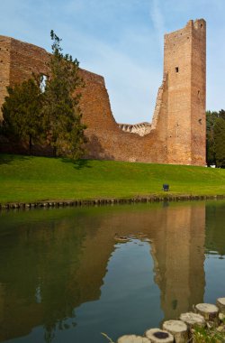 Tempesta, Noale - Venedik, İtalya kalesinin yıkıntılarının manzarası