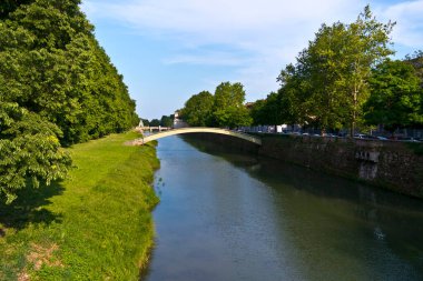 İtalya 'nın Padua kentindeki Piovego Nehri manzarası