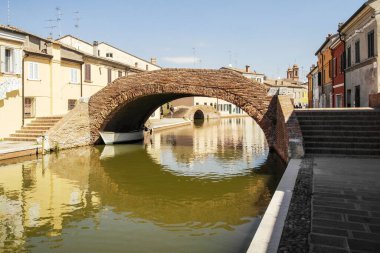 Comacchio, Emilia Romagna 'nın kanalları arasında görünüm