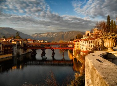 Bassano del Grappa Köprüsü, Vicenza - İtalya