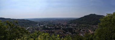 Serravalle, Vittorio Veneto 'daki Santa Augusta Sığınağı' ndan Panorama - İtalya