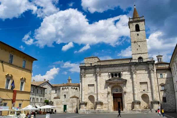 Ascoli Piceno Daki Piazza Arringo Daki Sant Emidio Katedrali Bakın — Stok fotoğraf