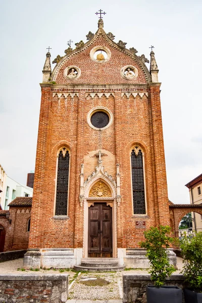 Die Geburtskirche Befindet Sich Dorf Thiene Der Provinz Vicenza Mai — Stockfoto