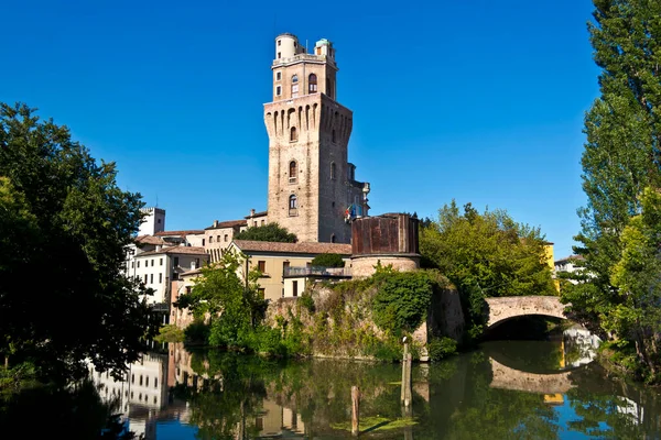 Padua Üniversitesi Astronomik Gözlemevi 'nin Torlonga veya Specola Kulesi. Padua, Veneto - İtalya