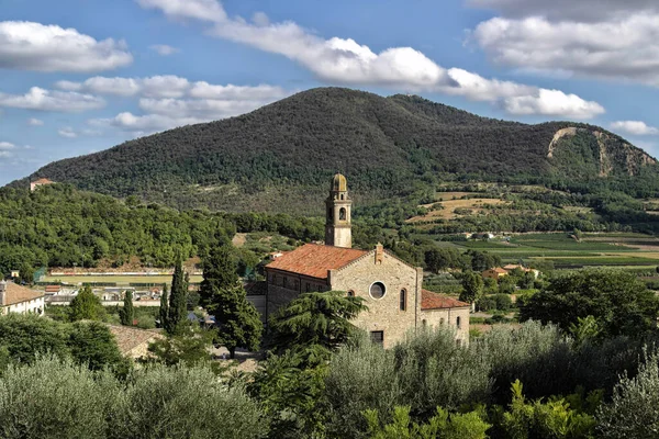 Arqua Petrarca köyünün manzarası, Padua - İtalya