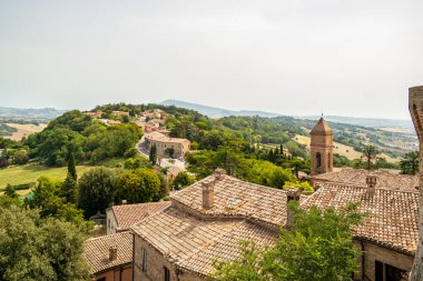 Marche kırsalındaki Offagna kasabasından görüntüler, Marche - İtalya