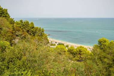 Numana, Marche, İtalya 'dan deniz manzarası. Conero Riviera