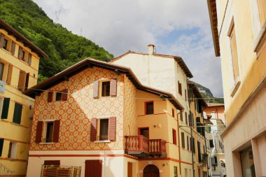 Valstagna, Vicenza, İtalya 'da tarihi bir binanın manzarası