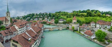 Aare Nehri üzerinde köprü görünümünden Berne