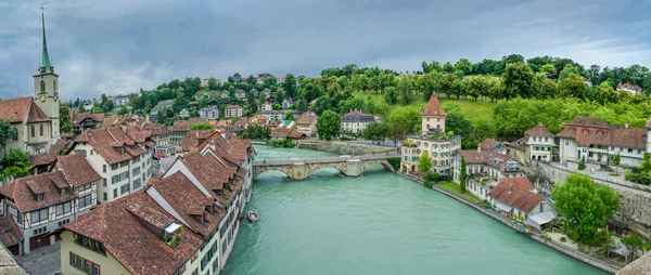 Aare Nehri üzerinde köprü görünümünden Berne