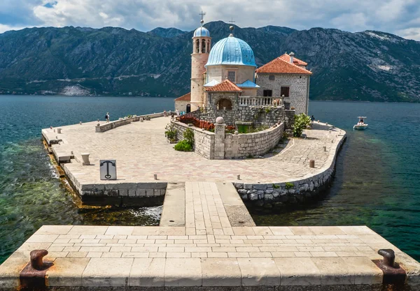 Perast, Montenegroo, yatak Our Lady Rock Island ve Ch