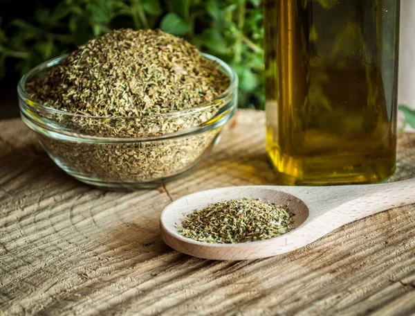 Oregano spices and olive oil from greece — Stock Photo, Image