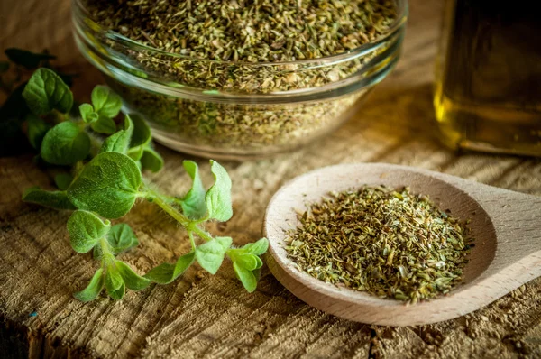 Oregano spices and olive oil from greece — Stock Photo, Image