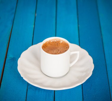 Mavi masada Yunan kahve