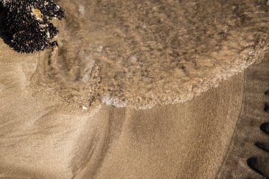 Plajdaki tuzlu su göleti, Mar Chiquita, Buenos Aires, Arjantin              