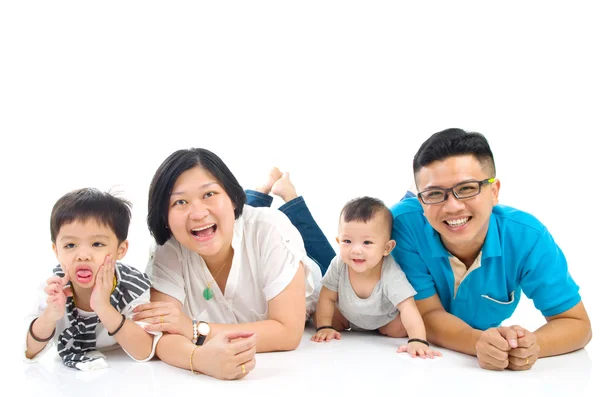 Felice famiglia asiatica — Foto Stock