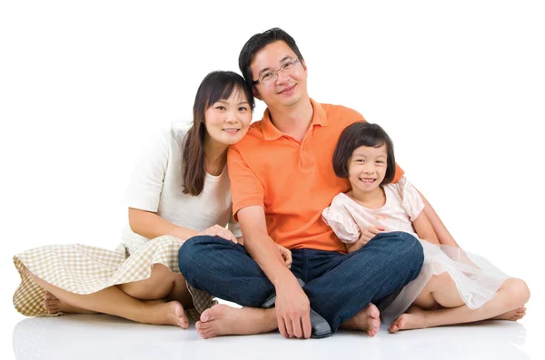 Glückliche asiatische Familie — Stockfoto